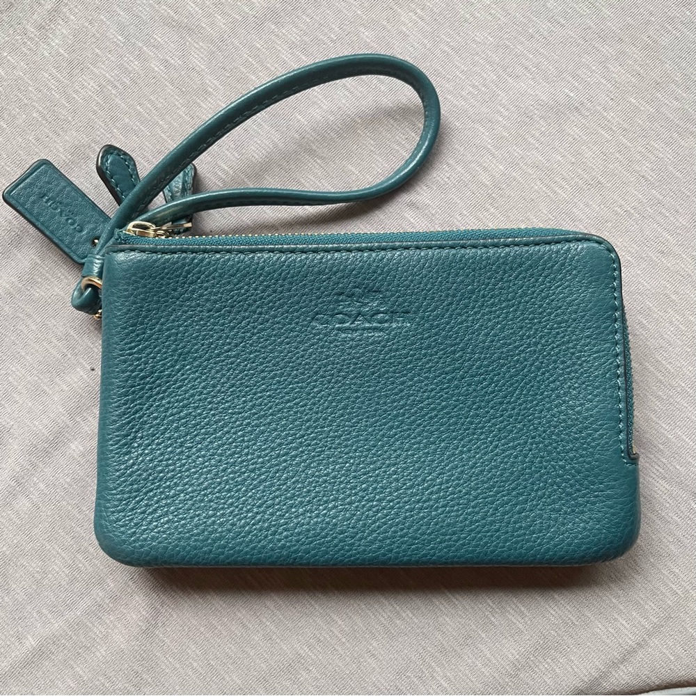 Coach double zipper Turquoise green blue  pebble Leather Wristlet/wallet